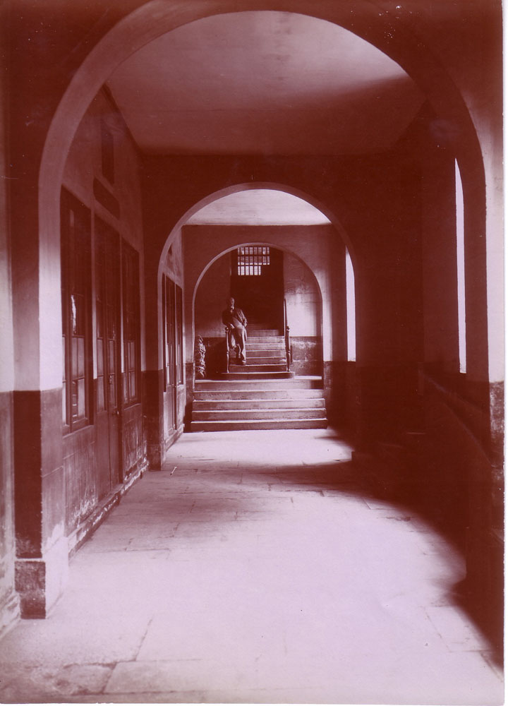 Prison Saint-Lazare, interior view, administration, corridor